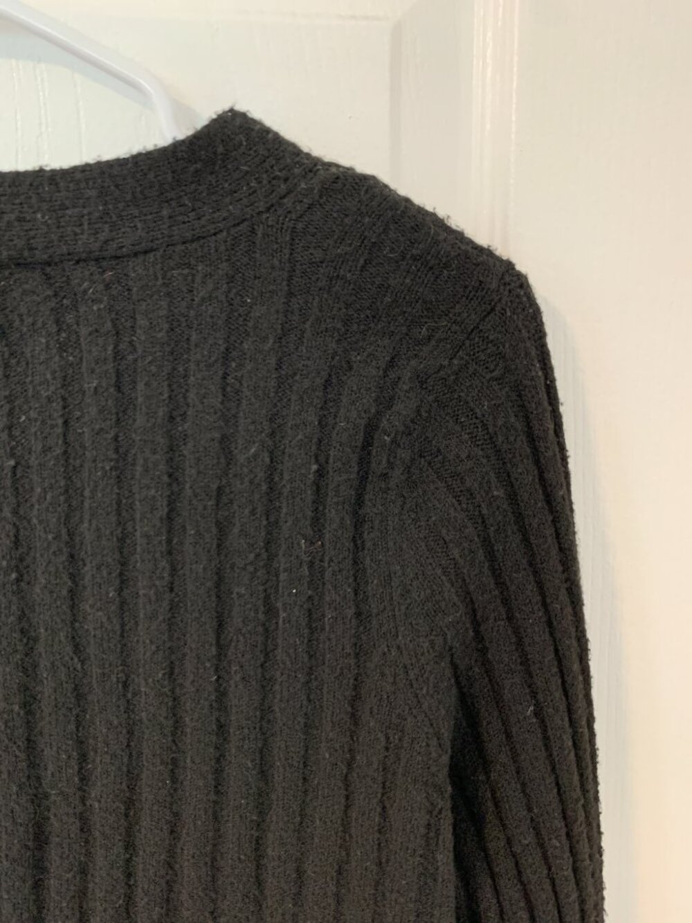 Urban Outfitters Rose Ribbed Cardigan in Black, Cropped, Chunky Buttons, XS - Picture 10 of 12